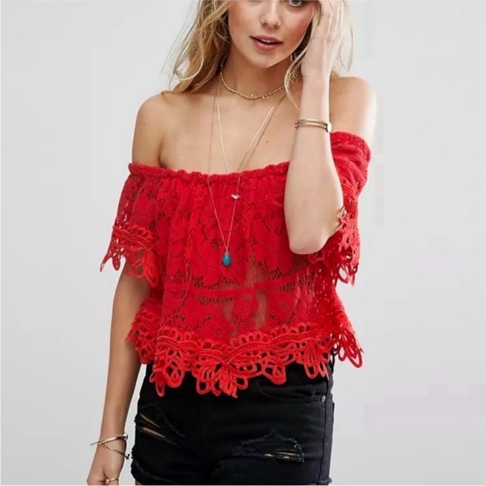 FREE PEOPLE Red Sweet Dreams Lace Crop Top - XS